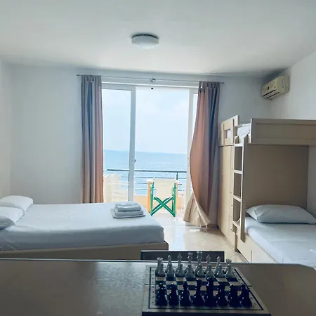 Apartment Beachfront Sarande